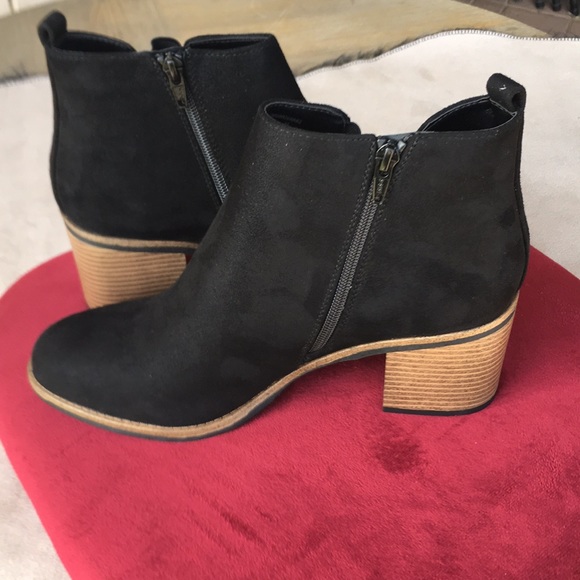 White Mountain Ladies Ankle Boots - Picture 3 of 13